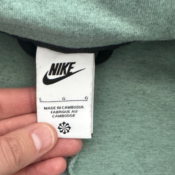 NIKE Ice Green Performance Jacket | Men’s Large | Full Zip - Picture 11 of 12